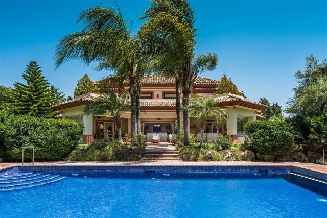 Villa for Sale - 3.800.000€ - Guadalmina Baja, Costa del Sol - Ref: 3815