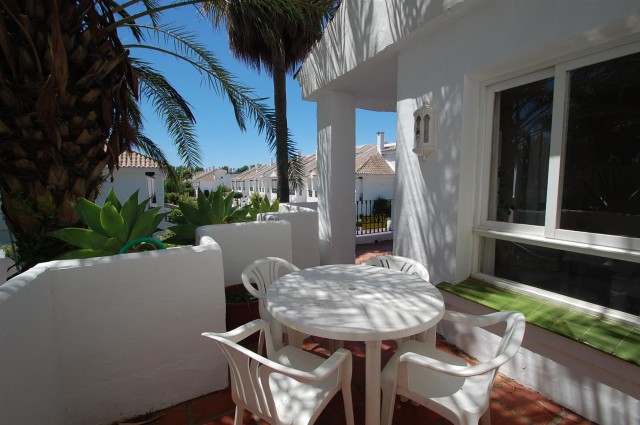 Apartment for Rent - 850€/month - Nueva Andalucía, Costa del Sol - Ref: 4538