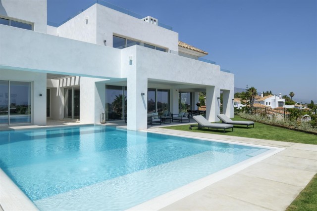 Villa for Sale - 2.950.000€ - Benahavís, Costa del Sol - Ref: 6021