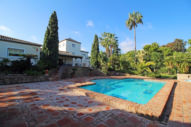 Villa for Sale - 2.400.000€ - Benahavís, Costa del Sol - Ref: 6041