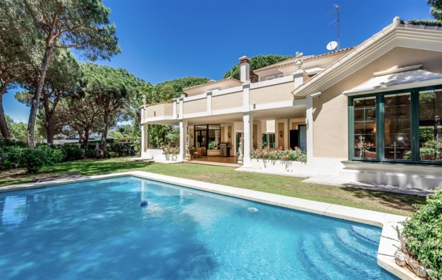 Villa for Sale - 1.690.000€ - Marbella East, Costa del Sol - Ref: 5976