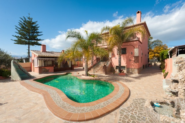 Villa en venta en Coín Málaga-1