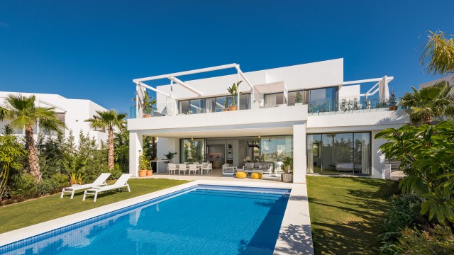 Detached Villa In vendita in Cabopino, Marbella, Málaga, Spagna