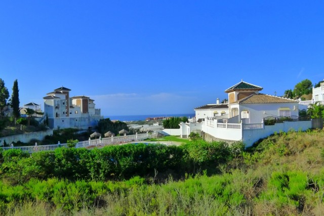 Fantastic building plot in Torrox Park of 317m2 with views to the sea and the mountains
