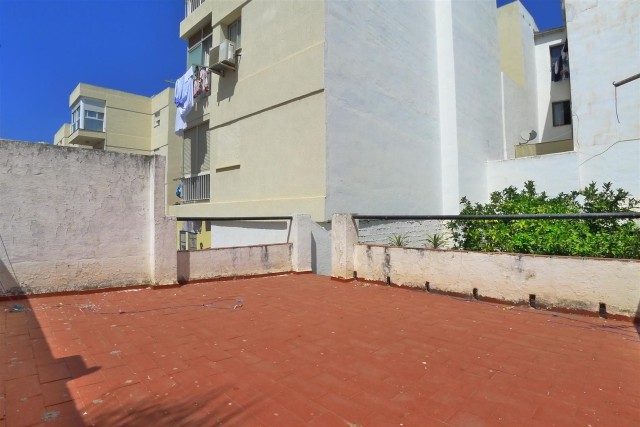 Great opportunity! Town house on a plot of 300 m² in the center of Nerja, 2 minutes walk from beaches and Balcón de Europa.