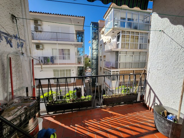 3 bedroom flat in Nerja, 550 metres from Burriana beach and the centre.