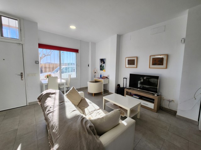 Modern flat in Frigiliana