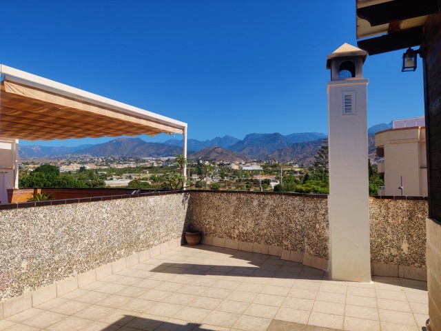 Magnificent 3 bedroom apartment in Nerja with private roof terrace, very central.