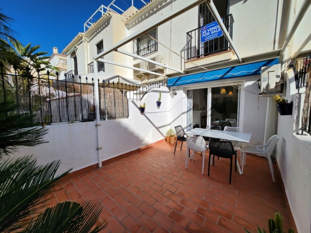 Townhouse in Nerja in the Parador area with pool, terrace and private roof terrace.