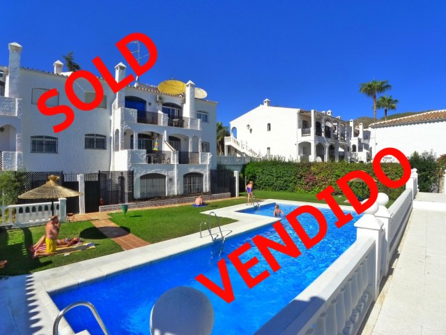 Beautifull 1 bedroom apartment with terrace, 2 community pools and gardens in Nerja.