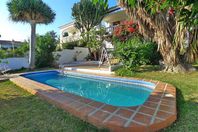Encantadora Villa de 3 dormitorios con piscina y jardín en parcela de 750 m²