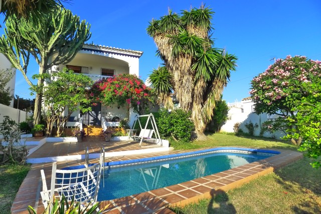 Charming 3 bedroom Villa with pool and garden on a plot of 750 m²