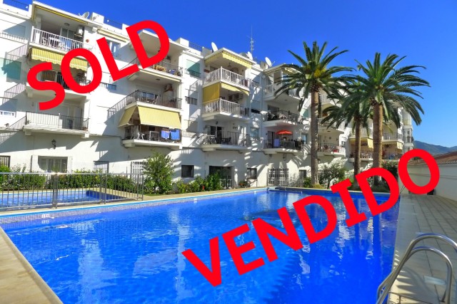 Wonderful and spacious 2 bedroom apartment, with communal pool, in Parador area!