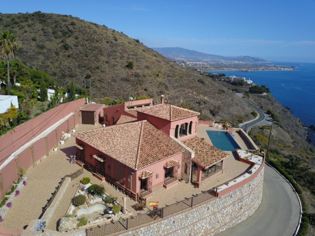 Maravillosa y exclusiva Villa en la zona de Almuñécar con impresionantes vistas al mar.