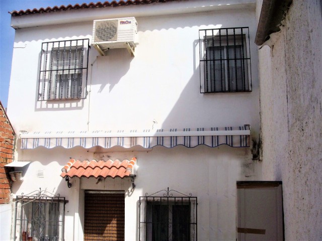 Landsby/by hus til salg i Benamocarra Málaga-1