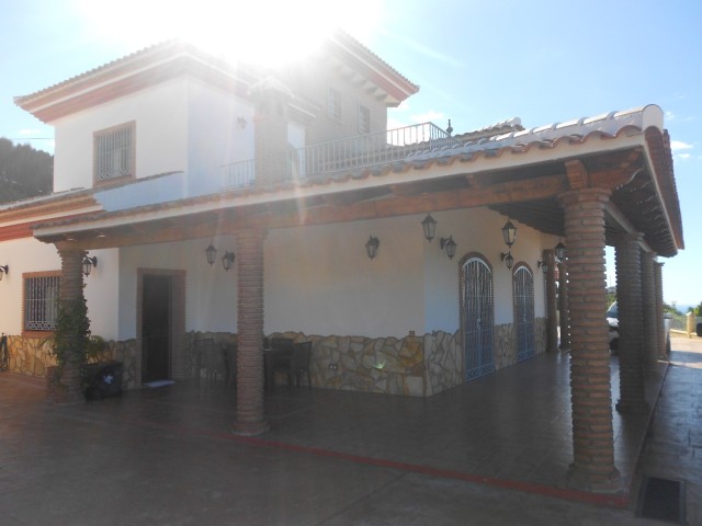 Casa de Campo en venta en Sayalonga Málaga-1