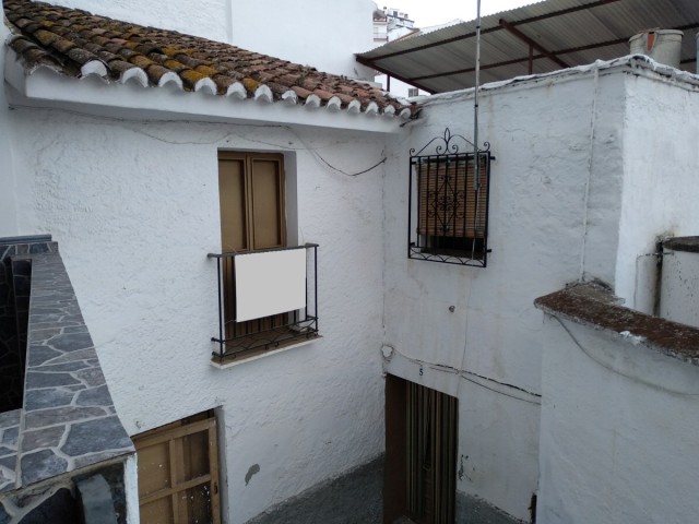 Casa de Pueblo en venta en Almáchar Málaga-1