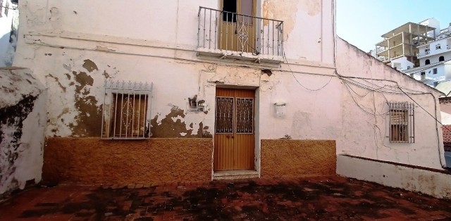 Casa de Pueblo en venta en Almáchar Málaga-1