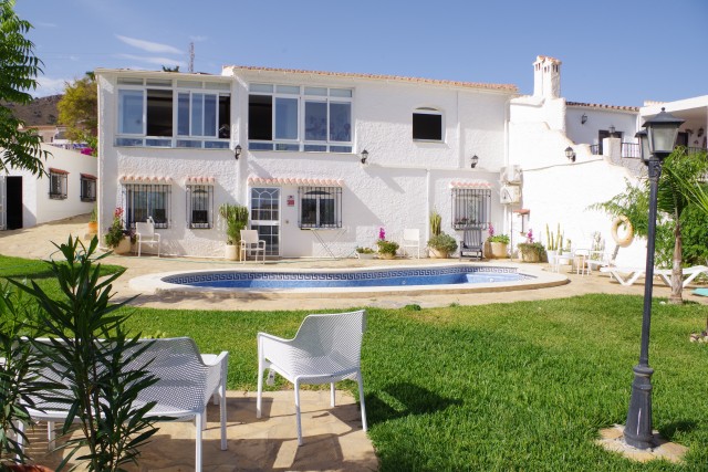 Villa en venta en Nerja Málaga-1