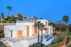 Villa zu verkaufen auf Puerto El Capitán, Benahavís, Málaga, Spanien
