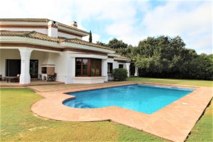 Villa à vendre en San Roque Golf Club, San Roque, Cádiz, Espagne