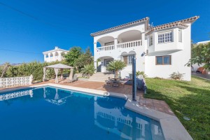 Villa en venta en La Sierrezuela, Mijas, Málaga, España
