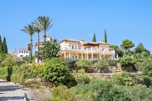 Villa zu verkaufen auf El Paraiso Alto, Estepona, Málaga, Spanien