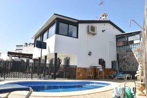 905357 - Villa for sale in Nerja, Málaga, Spain