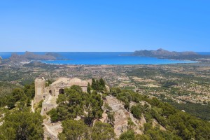 Luxury plots with bay views for sale at Pollensa Golf Club