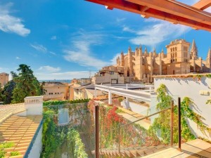 Palatial house for sale in Palma Old Town - with private garden, terrace and pool