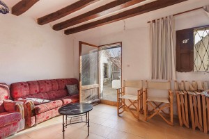 Town house to reform with spacious patio and lovely views in the old part of Selva