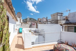 Excellent town house in Pollensa´s historic centre just minutes away from the main square