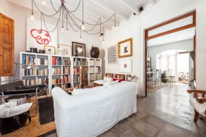 Excellent town house in Pollensa´s historic centre just minutes away from the main square