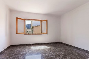 Great opportunity to purchase five bedroom duplex in the centre of Pollensa
