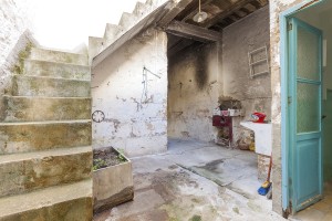 Town house in need of reform with a lot of potential in Pollensa town centre