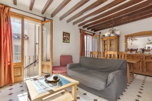 Three bedroom town house with plenty of renovation potential in the heart of Pollensa