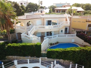 Lovely Mediterranean villa with sea views and rental license for sale in Alcanada