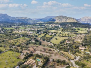 Large country plot with villa project in a prestigious area of Pollensa