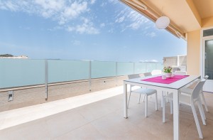 3-bedroom penthouse with communal pool close to the sandy beach in Puerto Alcudia