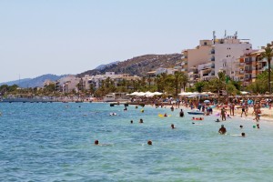 Investment: Building with project in prime location of Puerto Pollensa, needs refurbishment