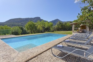 Authentic country house with ETV license in a peaceful valley close to Pollensa