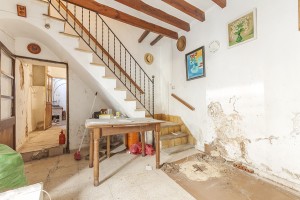 Traditional town house  in Pollensa to reform in a quiet but central street