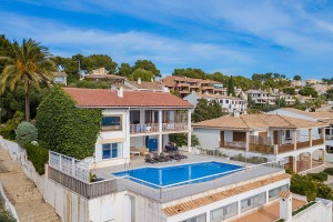 Spacious six bedroom frontline villa with stunning bay views in Alcanada