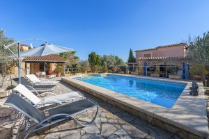 Charming villa with private pool in a privileged area of Pollensa