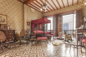 Magnificent, palatial house needing renovation in the heart of Pollensa town