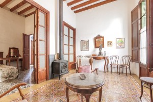 Magnificent, palatial house needing renovation in the heart of Pollensa town
