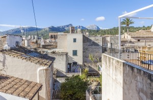 Great value town house with large terrace and mountain views in Pollensa
