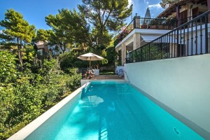 Villa with magnificent sea views and 3 separate levels near to the beaches in Bon Aire