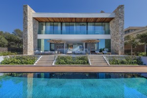 Outstanding, brand new luxury villa with awesome views on the seafront in Palma Bay