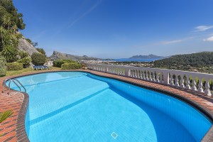 Charming villa with awesome views over the bay of Pollensa, between the port and the town